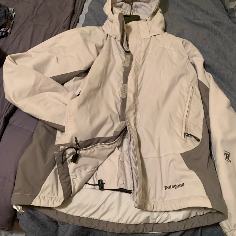 Patagonia Ski jacket R-series. Med grey & sand adjustable wrist flap.